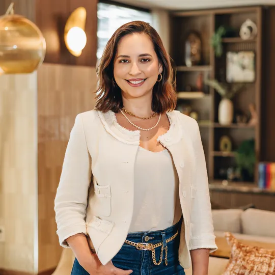 Gabriela Demelo, Agent in  - Compass