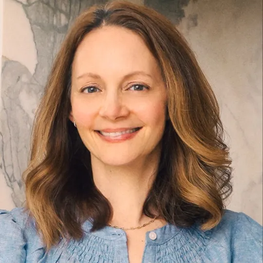 Lia Wiedemann, Agent in  - Compass
