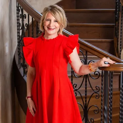 Courtney Stach, Agent in  - Compass