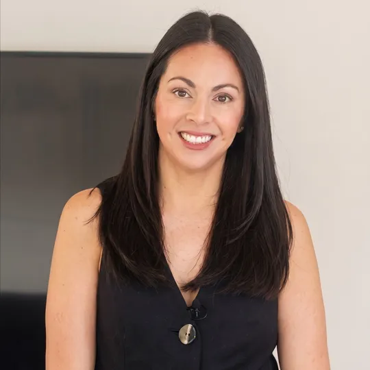 Vanessa Serna, Agent in  - Compass
