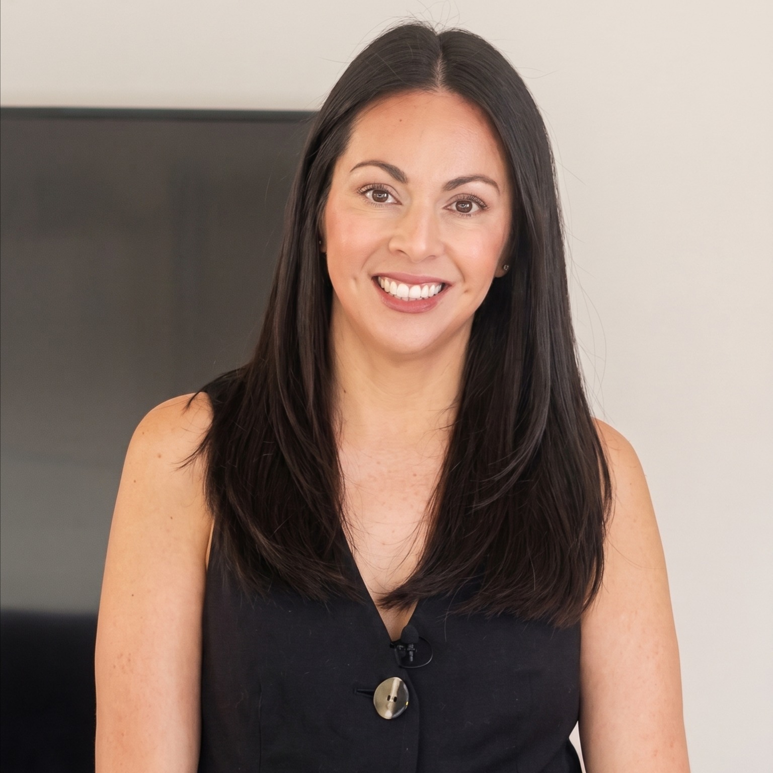 Headshot of Vanessa Serna