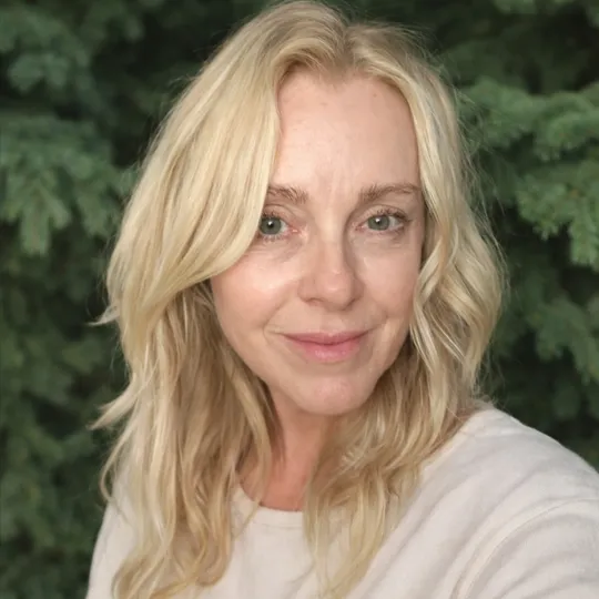 Vanessa Walker, Agent in  - Compass