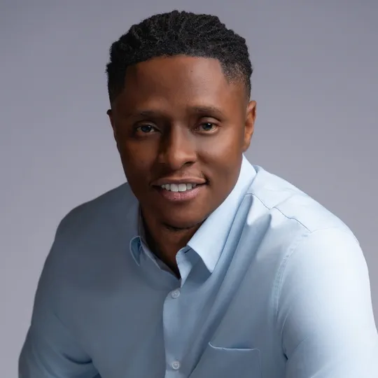 Ronin Williams, Agent in  - Compass