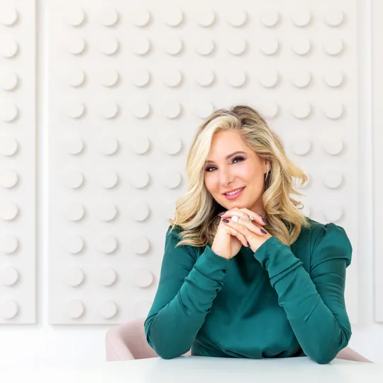 Svetlana Iredale, Agent in  - Compass