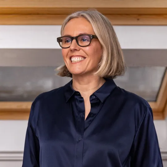 Kirsten Syrett, Agent in  - Compass