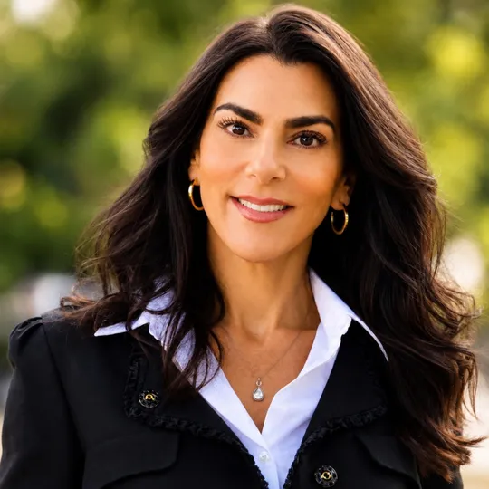Rachelle Camhi, Agent in  - Compass