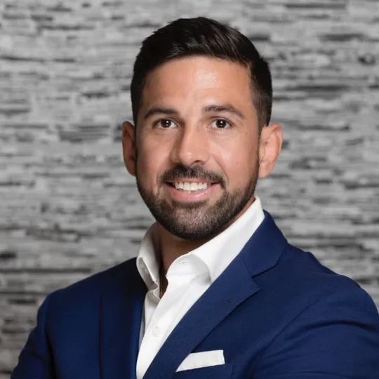 Victor Faustino, Agent in  - Compass