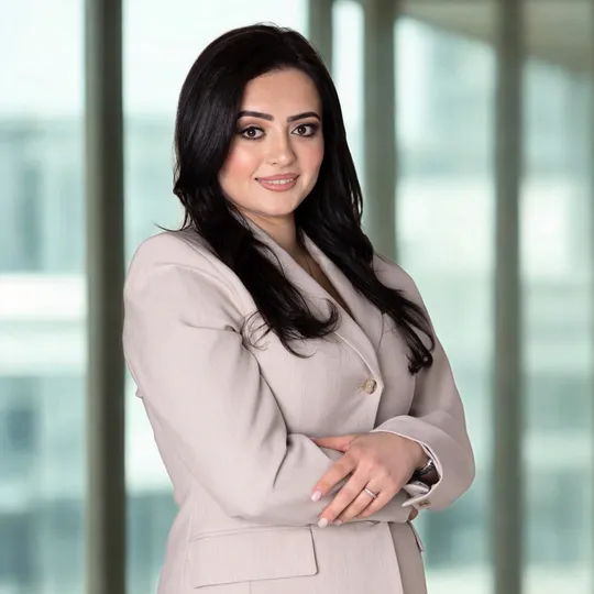 Alda Lumaj, Agent in  - Compass