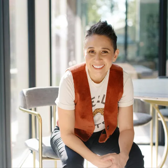 Lisa Muñoz, Agent in  - Compass