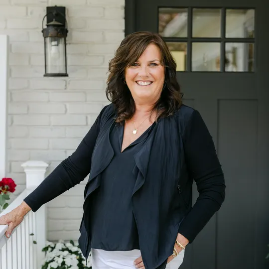 Kathy Dumont, Agent in  - Compass