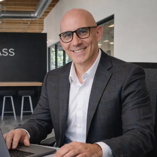 Louis Alayza, Agent in  - Compass