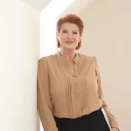 Nichole Holmes, Agent in  - Compass