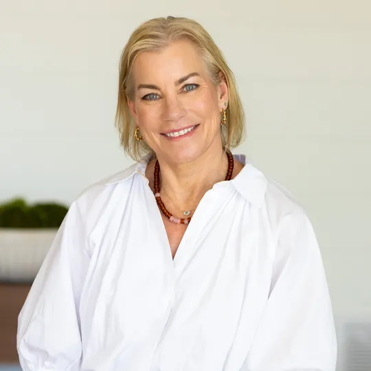 Suzanne Hughes, Agent in  - Compass