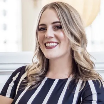 Tina Holm, Agent in  - Compass