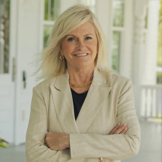 Natalie Scott, Agent in  - Compass