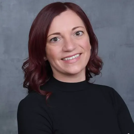 Danielle Visconti, Agent in  - Compass