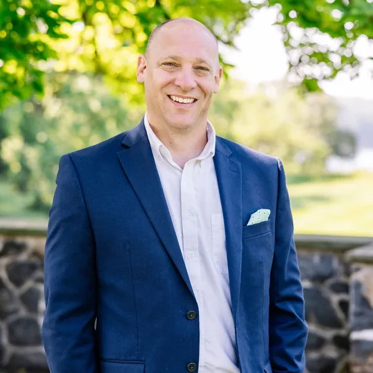 Jon Czech, Agent in  - Compass