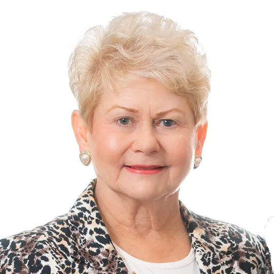 Nina Loup, Agent in  - Compass