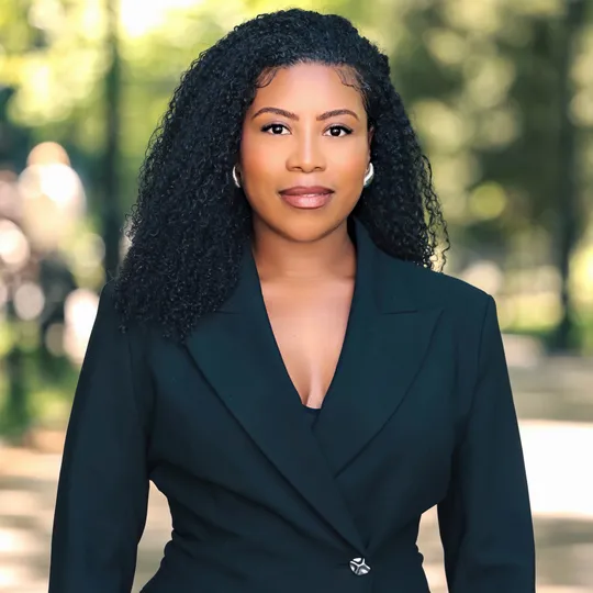 Shara Pratt, Agent in  - Compass