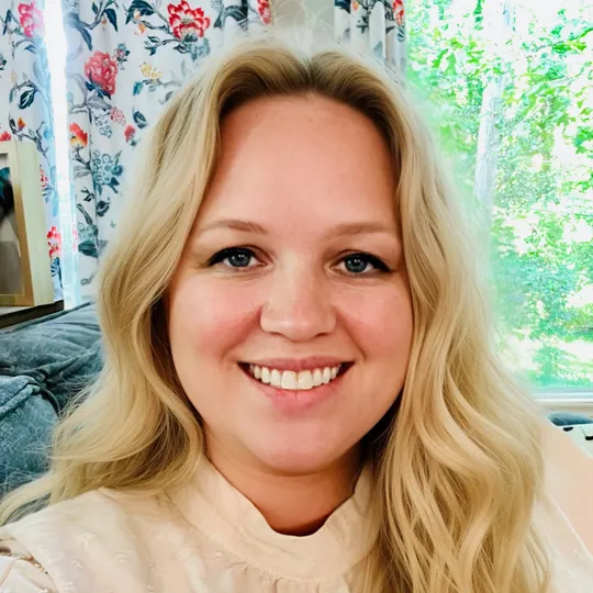 Carrie Hatfield, Agent in  - Compass