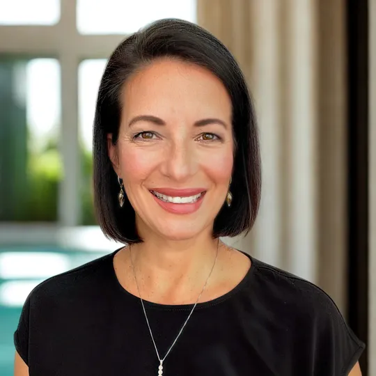 Bethany Smith, Agent in  - Compass