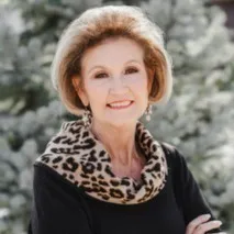 Caryn Geiger, Agent in  - Compass