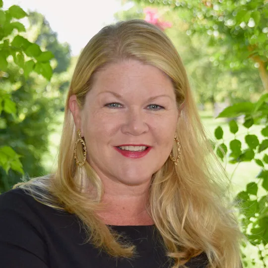 Erin Brost, Agent in  - Compass