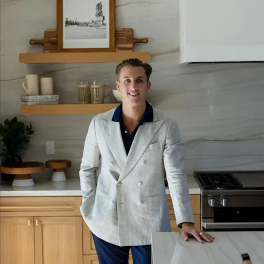 Aaron Packer, Agent in  - Compass