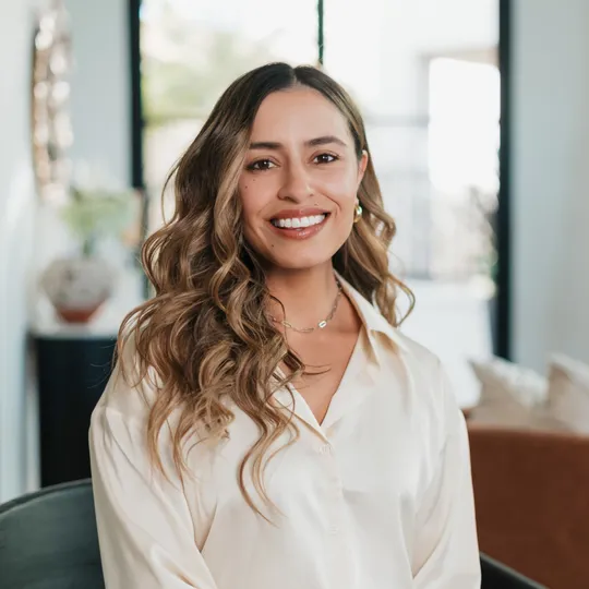 Sabrina Alvarado, Agent in  - Compass