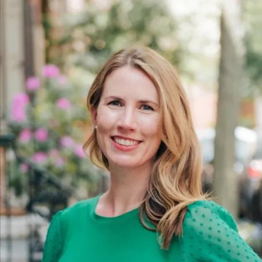 Lisa Markee, Agent in  - Compass