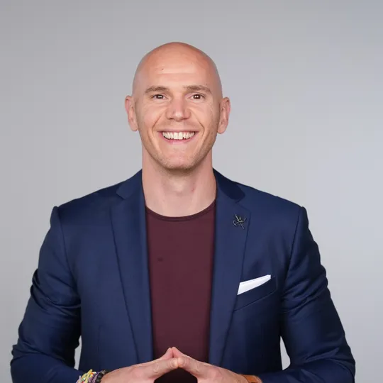 Christopher White, Agent in  - Compass