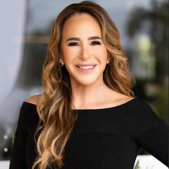 Erika Sierra, Agent in  - Compass