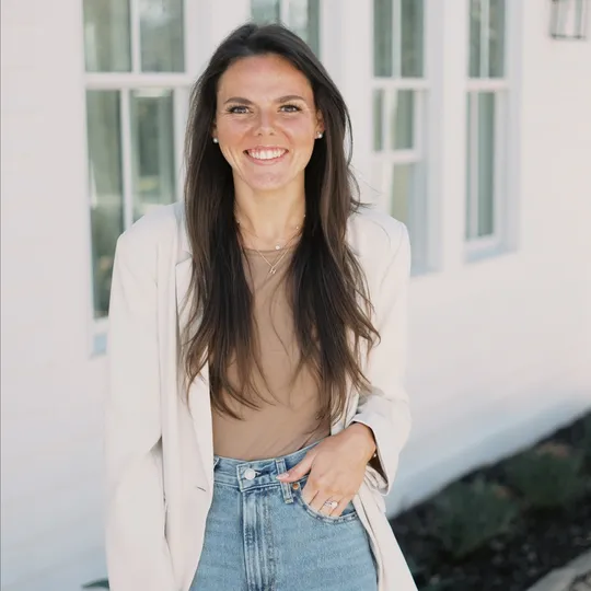 Haley Carpenter, Agent in  - Compass