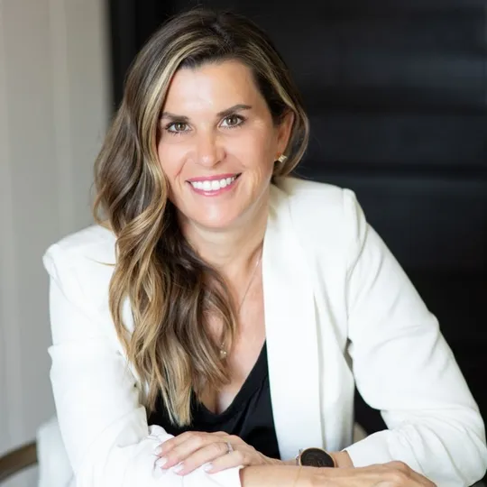 Teshia Ford, Agent in  - Compass