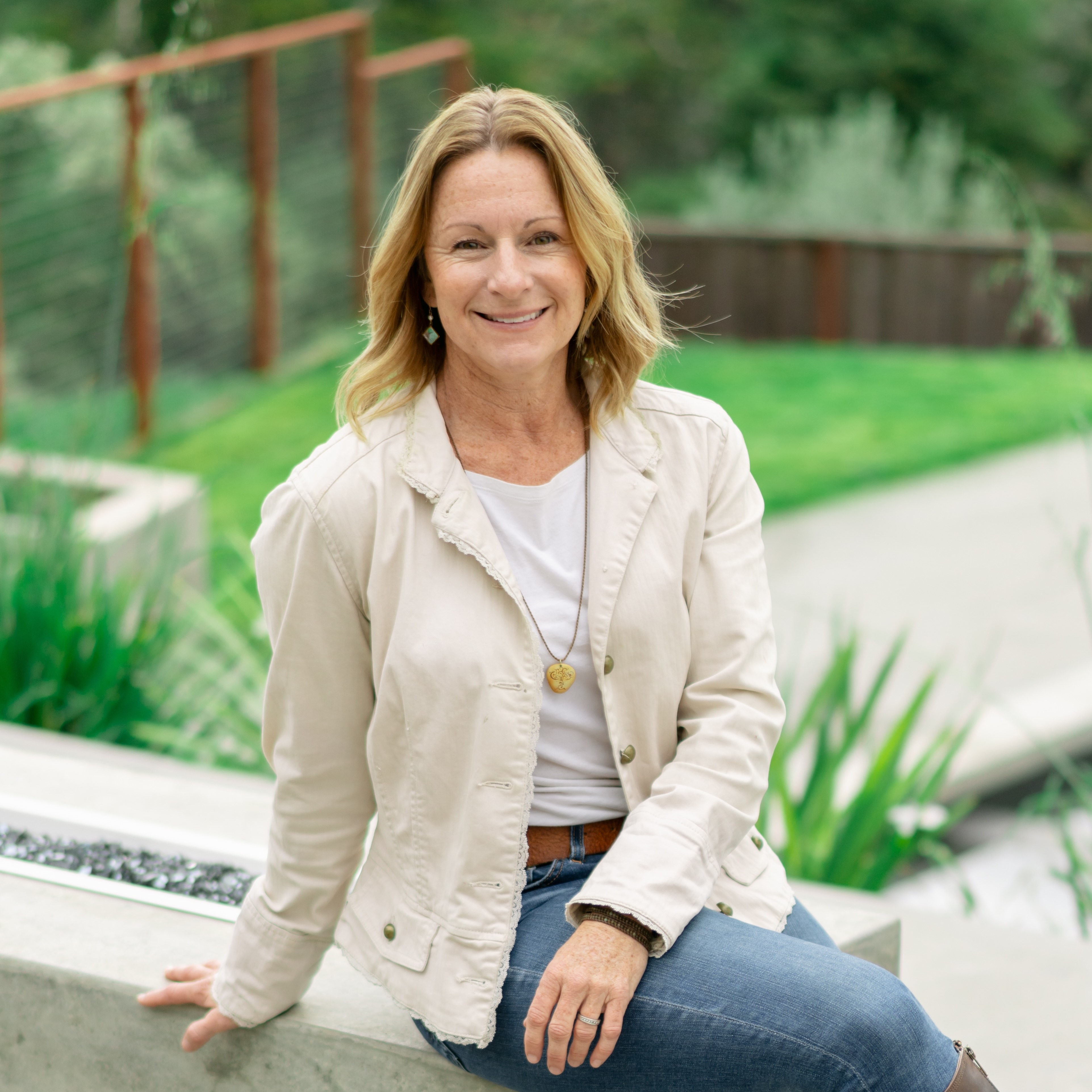 Headshot of Jenn Montalbano