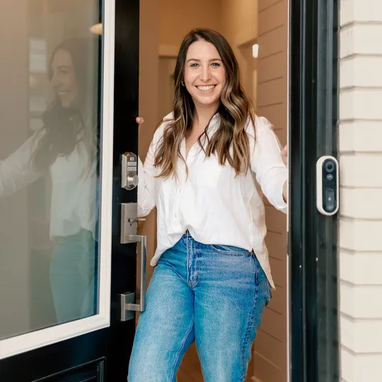 Kelsey Hurson, Agent in  - Compass