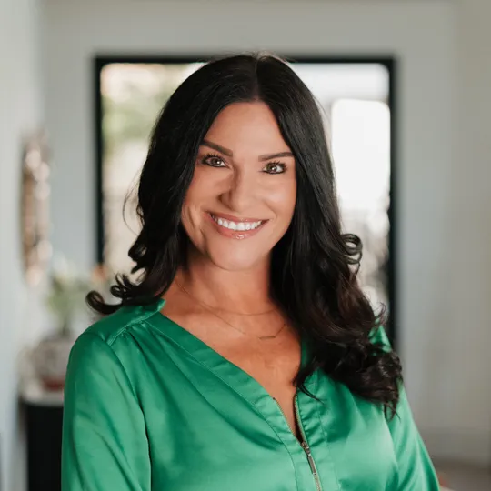 Jeni Yeager, Agent in  - Compass