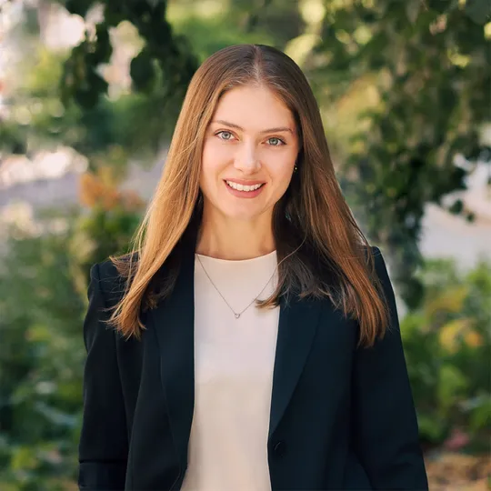 Anna Kalogridis, Agent in  - Compass