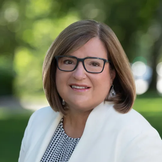 Elena Langlois, Agent in  - Compass