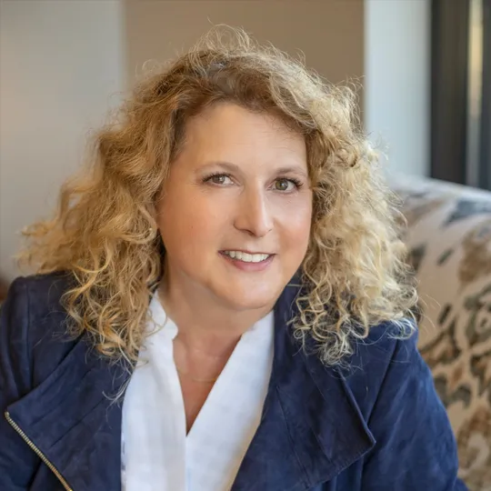 Lisa Whitten, Agent in  - Compass