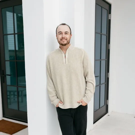 Nevan Farias, Agent in  - Compass