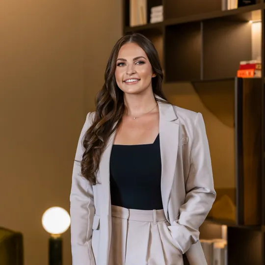 Soraya Casanover, Agent in  - Compass