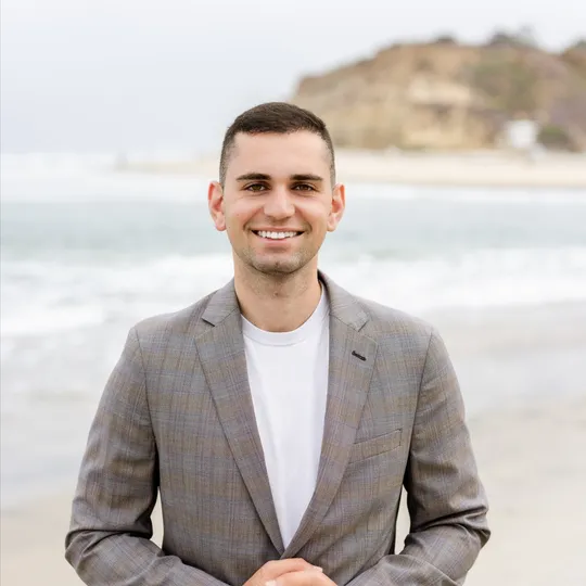 Zachary Mansour, Agent in  - Compass