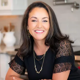 Cristine Allison, Agent in  - Compass