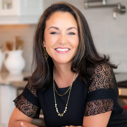 Cristine Allison, Agent in  - Compass