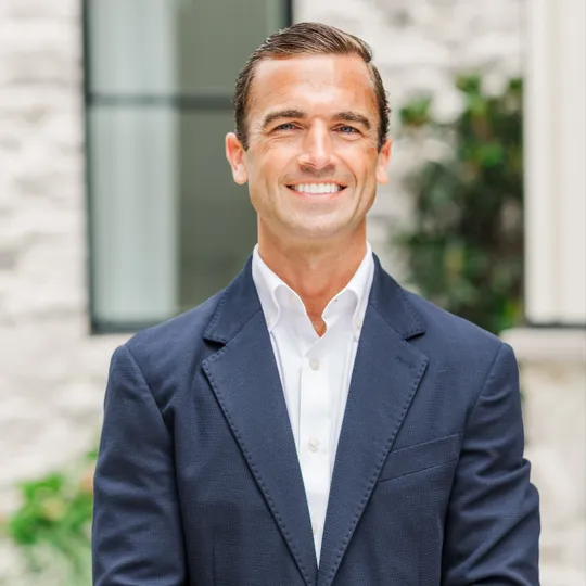 Carson Burnett, Agent in  - Compass