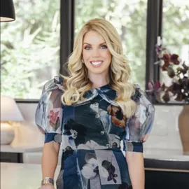 Carrie Alexander, Agent in  - Compass
