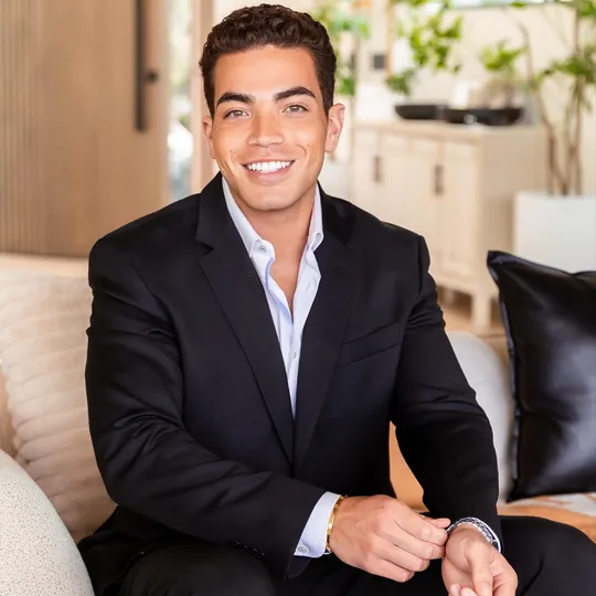 Hunter Seau, Agent in  - Compass