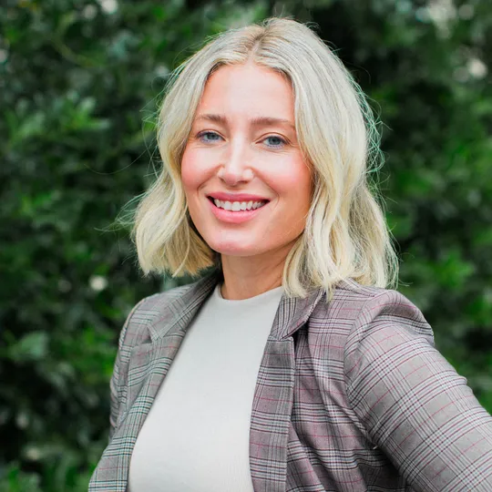 Jennifer DiSantis, Agent in  - Compass