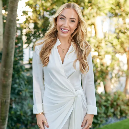 Melanie Groenendaal, Agent in  - Compass